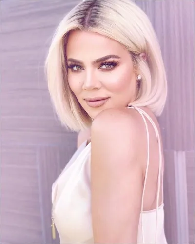 À quel âge Khloe a-t-elle eu son premier enfant ? À ... ans.