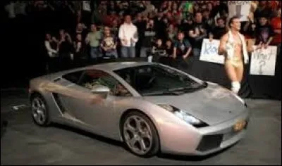 Quel catcheur arrivait avec de superbe voiture avant chaque entrée ?