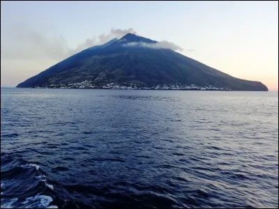 Quel écrivain contemporain est l'auteur de l'ouvrage intitulé "La Possibilité d'une Île" ?