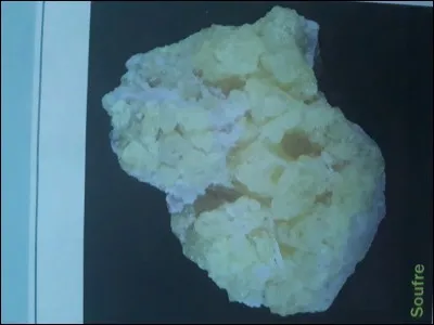 Quel est le symbole chimique du soufre ?