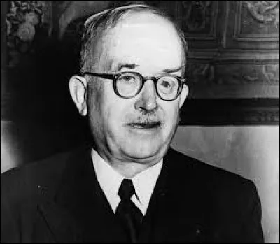 Qui a succédé Vincent Auriol ?