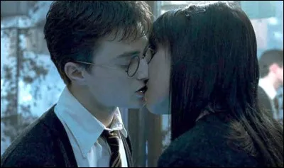 Comment s'appelle la toute première petite amie qui a embrassé Harry sous le gui ?