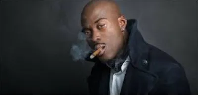 Lequel de ces rappeurs français a fait polémique avec sa chanson "Doux Pays" où il critique la France ?