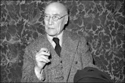 Qui est l'auteur de roman "Les Caves du Vatican" ?