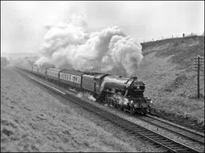 C'est un système de transport guidé servant au déplacement de personnes et de marchandises. le chemin de :