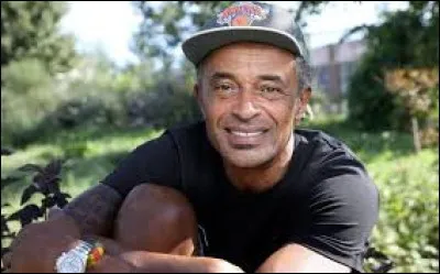 Complétez le titre de cette chanson : "La voix des...