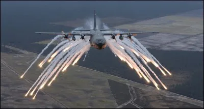 Un leurre est un système de contre-mesure utilisé comme autodéfense. Pour échapper à une menace, un aéronef visé peut éjecter un ou plusieurs leurres constitués d'un matériau dégageant une forte chaleur en se consumant. Ceci a pour effet de détourner les armements hostiles (missiles) se guidant sur la signature thermique de leurs cibles. Dans quel film est-il utilisé parmi les résultats proposés ?