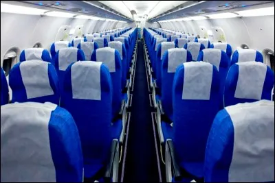Dans celui-ci, des personnes plus éloignées peuvent prétendre à une place. Dans un avion de ligne classique, à quelle classe correspond-il ?