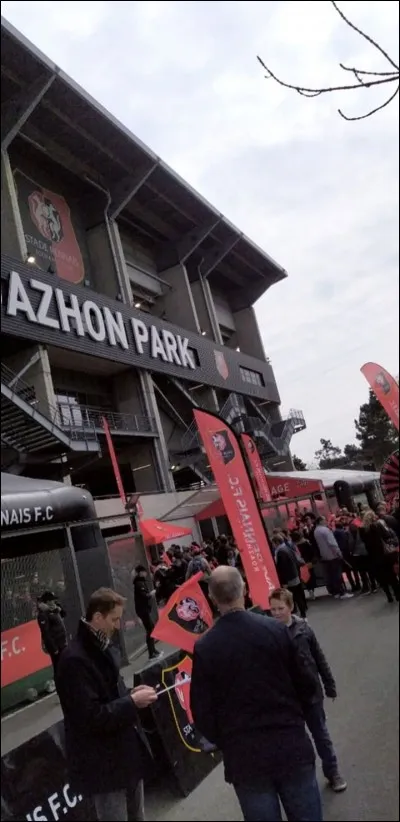 Comment se nommait le stade avant le Roazhon Park ?