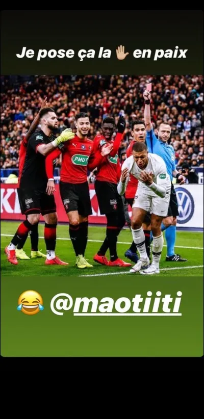 Qui est le gardien rennais qui a suscité de nombreux mêmes suite à sa course après la victoire en Coupe de France contre Paris ?