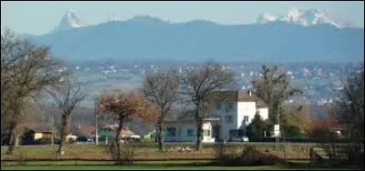 Pour finir, nous partons en Auvergne-Rhône-Alpes, à Veigy-Foncenex. Ville de l'agglomération Thononaise et de l'agglomération transfrontalière du Grand Genève, elle se situe dans le département ...