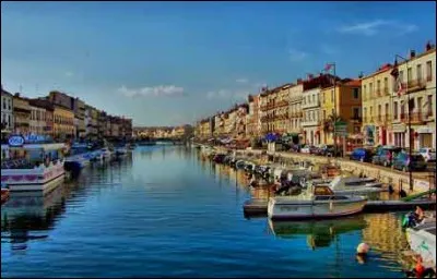 Cr&eacute;&eacute;e &agrave; partir de 1666, c'est d'abord un port sur la M&eacute;diterran&eacute;e, puis une ville : c'est ...