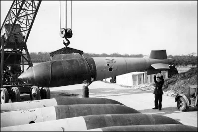 Quel est le nom de cette bombe conventionnelle de 10 tonnes, inventée par l'ingénieur aéronautique britannique Barnes Wallis ?