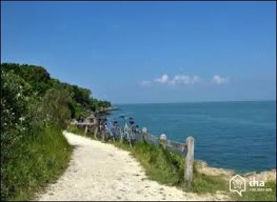 Quel département français a pour numéro le 17 ?