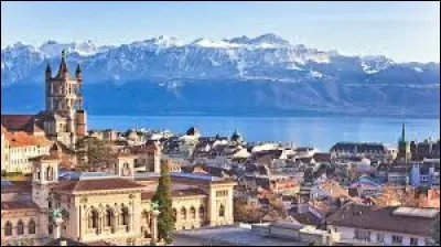 Où se déroule le festival nommé "Fête du slip" ?