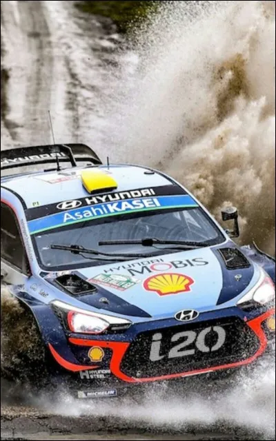 Quelles informations sont fausses sur cette voiture ?