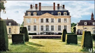 Qui fut nommé Premier ministre par Jacques Chirac en 2002 ?