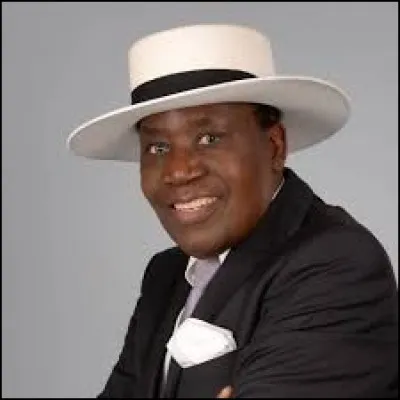 Quelle chose étonnante faisait Afric Simone quand il chantait son tube ''Ramaya'' ?