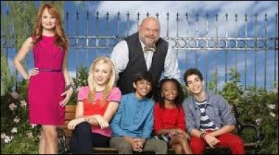 Parmi ces séries Disney Channel, laquelle ne raconte pas l'histoire d'une chanteuse ?