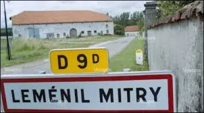 Cette deuxième partie se fera dans les communes de France les moins peuplées. Nous commençons en Lorraine, à Leménil-Mitry. Village du Saintois, peuplé de 3 habitants, il se situe dans le département ...