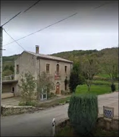 Nous terminons notre balade dans les Corbières, à Valmigère. Village de 15 habitants, dans l'arrondissement de Limoux, il ne se situe pas ...