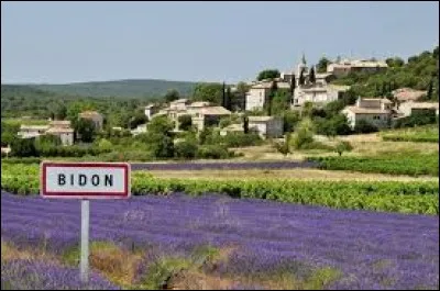 Nous sommes à présent en région Rhône-Alpes, à l'entrée de Bidon. C'est un village situé dans le département ...