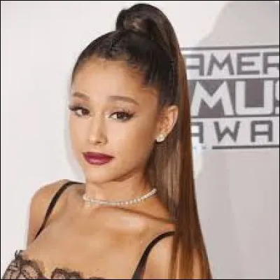 Quelle est la première comédie-musicale d'Ariana ?