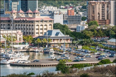 Port-Louis est la capitale de quel pays ?