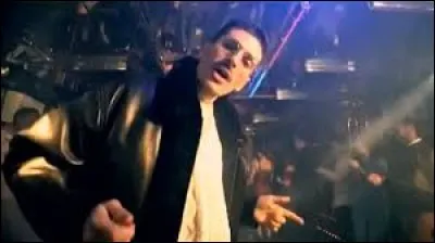 Lequel de ces groupes de rap danse le mia dans l'une de ses chansons ?