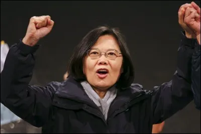 Cette avocate et femmes d'affaires, Tsai Ing-Wen prit ses fonctions de première présidente de son pays le 20 mai 2016. Elle s'était déjà présentée aux élections présidentielles de janvier 2012 mais n'avait réuni que 45,6 % des voix. Membre du Parti démocrate progressiste (PDP), elle est chef d'un état au statut particulier au regard du droit international. Quel est ce pays ?