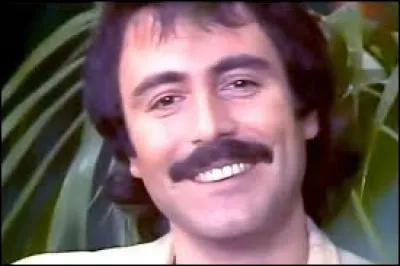 Complétez les paroles de ''Quand j'étais chanteur'' de Michel Delpech.

''J'ai appris que ----------- est mort dernièrement
J'ai fêté les adieux de ----------------''