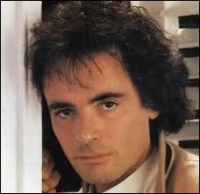 Dans ''Et mon père'', Nicolas Peyrac évoque Juliette Gréco, Louis Aragon, Jean-Paul Sartre et le café de Saint-Germain-des-Prés qu'ils avaient l'habitude de fréquenter. Quel est son nom ?