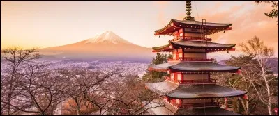 Dans quel pays se trouvait l'ancienne ville de Naze ?