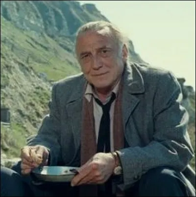 Il était Jean Le Quesnoy dans "La vie est un long fleuve tranquille"; on l'a vu aussi dans "Tatie Danielle", "Tanguy", et dans les films de Kaurismäki (La Vie de bohème, Le Havre) : c'est ...