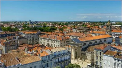 "Ville nouvelle" du XVIIe siècle, elle doit sa création en 1666 à l'implantation d'un grand arsenal maritime et militaire. C'est ...