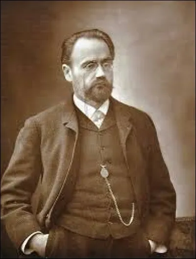 Emile Zola est né en 1860 à Paris.