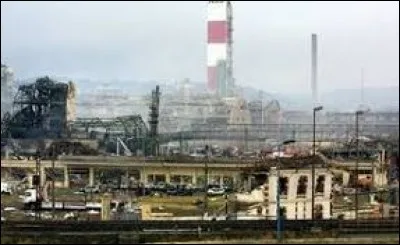 En 2001, l'usine AZF de Toulouse fut victime d'une explosion qui la détruira entièrement.