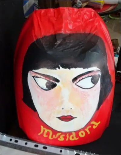 1916- Tournage de Judex - Rôle d'aventurière et de séduction pour Musidora aux côtés d'un chevalier moderne et romantique. Quel fut ce repaire normand retenu pour quelques scènes de ce grand roman feuilleton cinématographique ?