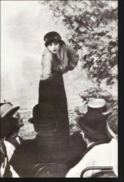 1917- Musidora sera Dolores Melrose dans le film d'André Hugon "Chacals". Ce sera sa seule et unique contribution dans cette catégorie de films classés...