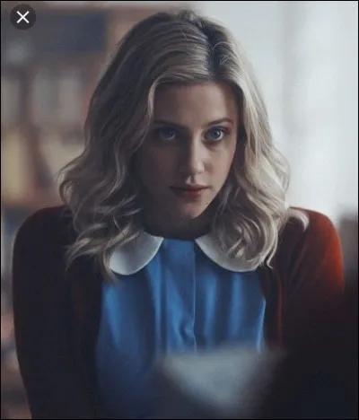 Qu'est-ce qui cause les hallucinations de Betty chez les surs de la Sainte Miséricorde ?