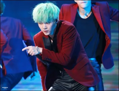 Quelle taille Suga fait-il ?