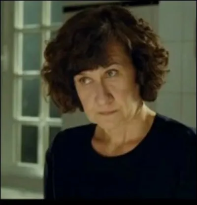 Comment s'appelle la gouvernante ?