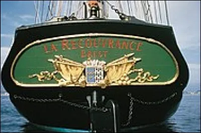 Comment appellons-nous la partie arrière d'un bateau ?