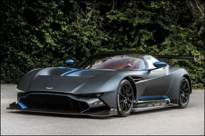 Quel est le modèle de cette Aston Martin ?
