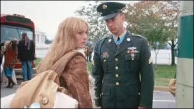 ''Forrest Gump" est la première collaboration entre le réalisateur Robert Zemeckis et Tom Hanks. Dans quel autre film sont-ils réunis ?