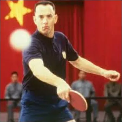 Dans sa vie, Forrest Gump expérimente plusieurs sports dont le tennis de table. Il devient d'ailleurs une machine de la petite balle blanche. Mais est-ce que Tom Hanks était bon au ping-pong ?