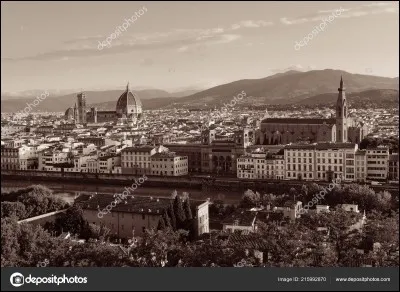 Quelle profession exerçait Dora Maar avant que Picasso l'encourage à la peinture, où il était sûr d'être le meilleur ?