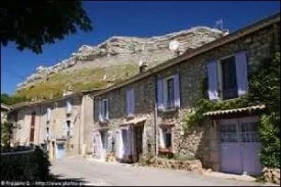 Je vous emmène en région P.A.C.A., à Saint-Geniez. Village de l'arrondissement de Forcalquier, il se situe dans le département ...
