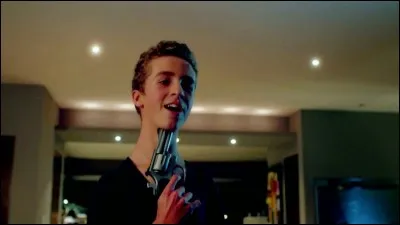 Quel est le personnage joué par Evan Bird ?