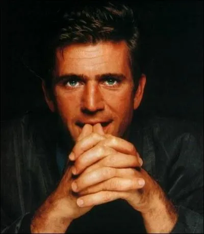 Un acteur-ralisateur clbre vit dans cette ville, et possde mme le terrain le plus cher de tout l'Etat, qu'il a achet pour la modique somme de 39,5 millions de $. Qui est-ce ?